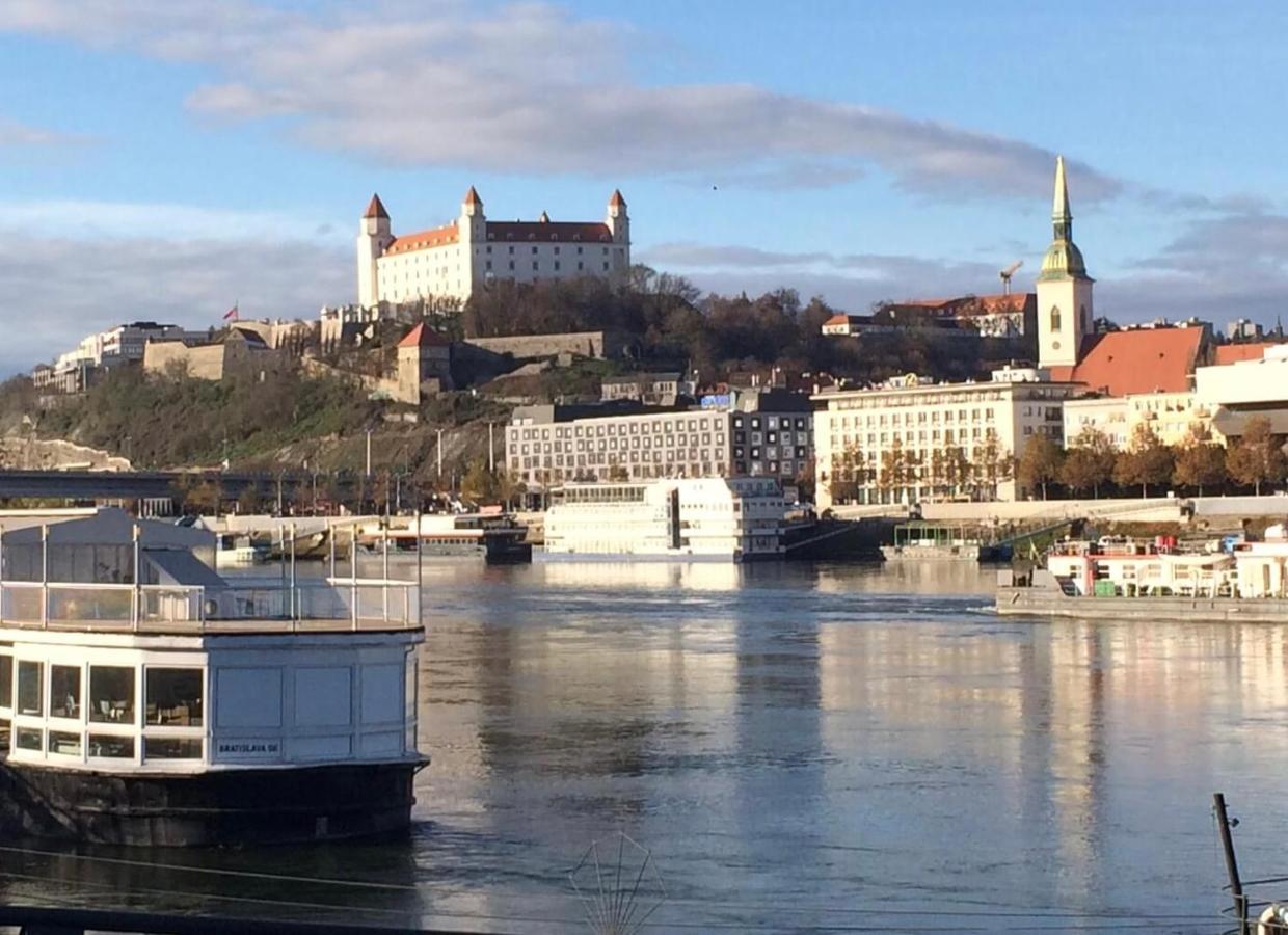 Nice Flat Under The Castle Bratislava Exteriör bild